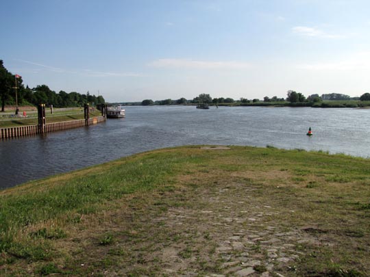 An und auf der Elbe, Juni 2012